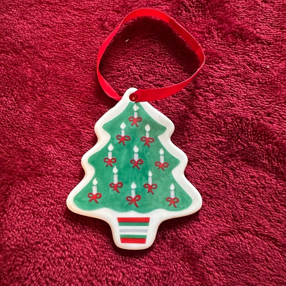 Royal Tara Ireland‎ Bone China Christmas Tree Ornament Green Candle Red Ribbon